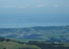 IMG 0422    Blick vom Säntis über den Bodensee. Im Hintergrund ist der Zeppelin über dem See zu erkennen.